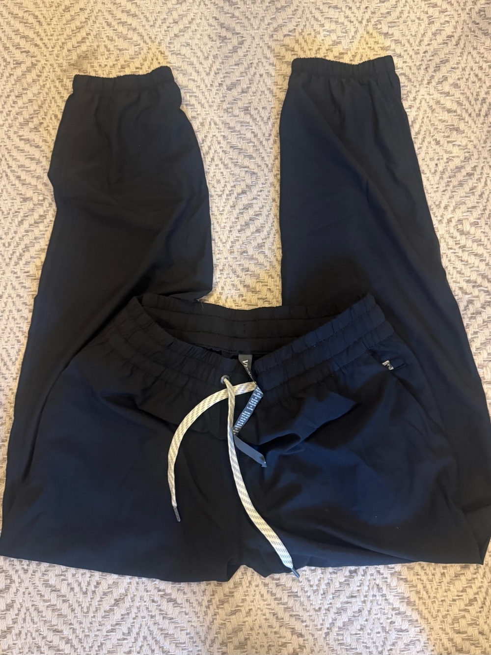 NWT Vuori Womens Performance Jogger Sz S Black - Picture 3 of 4